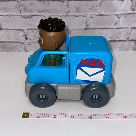 CoComelon Build A Car CODY MAIL TRUCK Toy 4 Piece Building Set - Picture 14 of 15